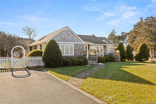 5 Bay Rd, Patchogue, NY, 11772 | Card Image