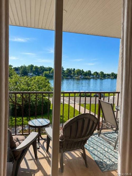 h2-141 E Lake Blvd, Mahopac, NY, 10541-1660 | Card Image