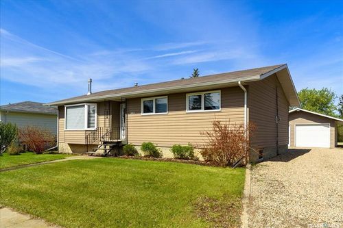605 Godkin Ave, Balcarres, SK, S0G0C0 | Card Image