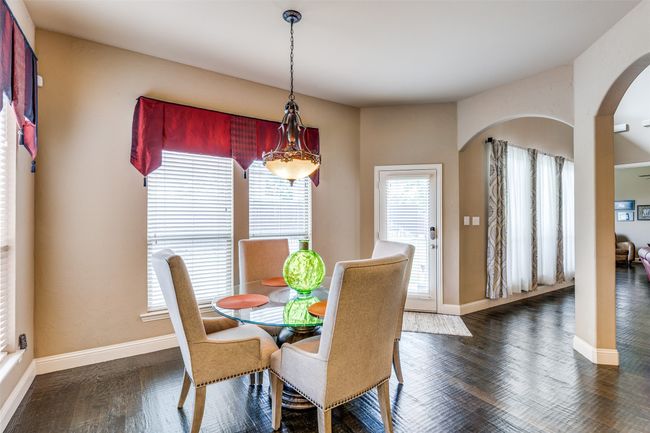 Plenty of room for an expansive table | Image 20