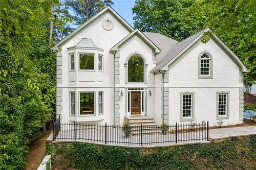 9570 Huntcliff Trce, Atlanta, GA, 30350-2612 | Card Image