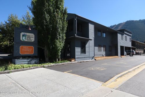420 W Pearl Ave, Jackson, WY, 83001-8409 | Card Image