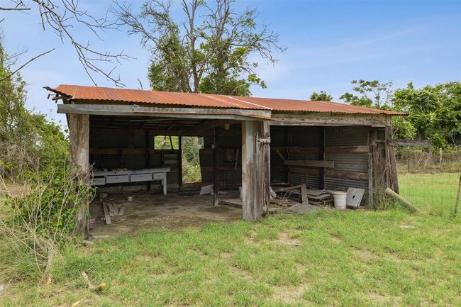 5530 Us Highway 90 A W, House other with 4 bedrooms, 2 bathrooms and 2 parking in Shiner TX | Image 47