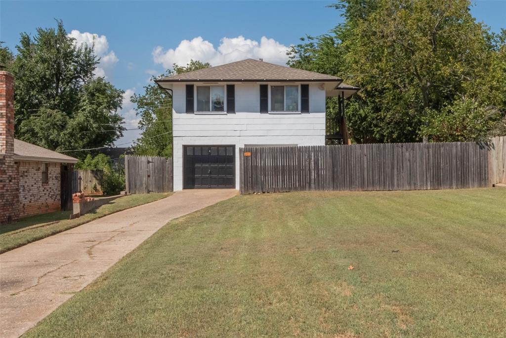 Maple St, Yukon, OK 73099