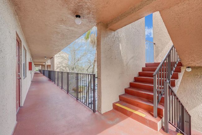 APT-301 - 7300 Lake Circle Dr, Condo with 2 bedrooms, 2 bathrooms and null parking in Margate FL | Image 23