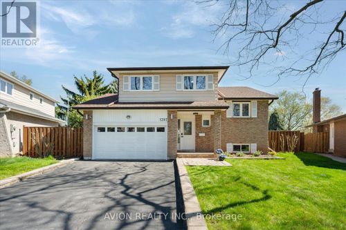 1397 Highgate Crt, Oakville, ON, L6H2V4 | Card Image