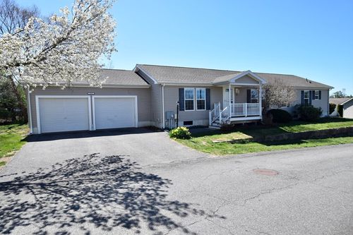 2006 Green St, Middleboro, MA, 02346-7332 | Card Image