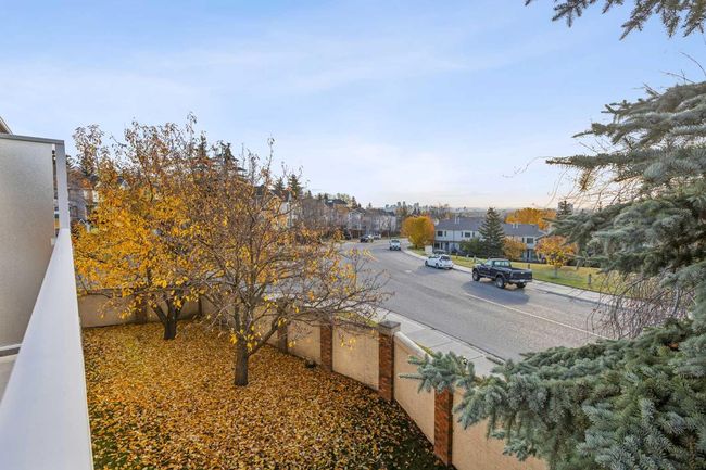 364 Prominence Hts Sw, Townhouse with 3 bedrooms, 3 bathrooms and 4 parking in Calgary AB | Image 36