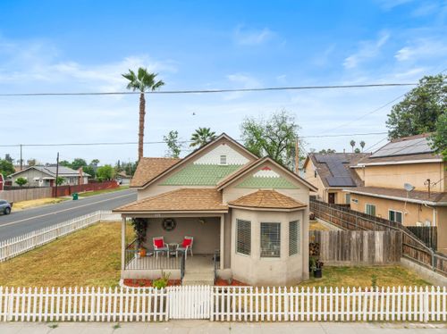 300 E Ivy St, Hanford, CA, 93230 | Card Image
