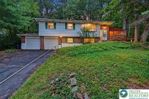 205 W Plainfield Ave, Pen Argyl, PA, 18072-1041 | Card Image