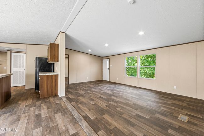 1826 Loop Rd, House other with 3 bedrooms, 2 bathrooms and null parking in La Follette TN | Image 13