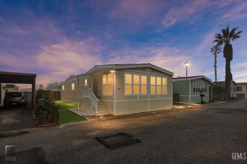 53 Cedarwood Ln, Bakersfield, CA, 93308-4628 | Card Image