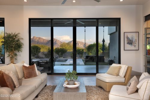 725 W Tortolita Mountain Cir, Oro Valley, AZ, 85755-6124 | Card Image