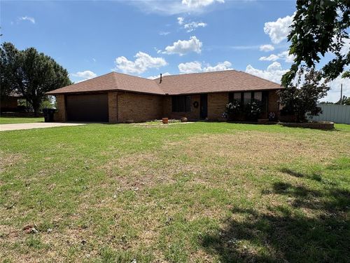 924 N Aspen Ln, Hinton, OK, 73047-9180 | Card Image