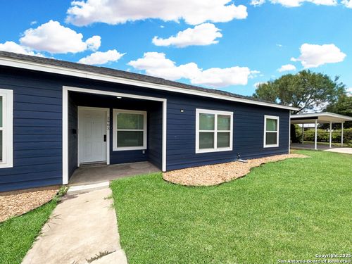 2903 N Zarzamora St, San Antonio, TX, 78201-5014 | Card Image