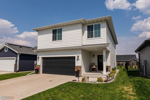 8040 Goldfinch Dr, Horace, ND, 58047-7700 | Card Image