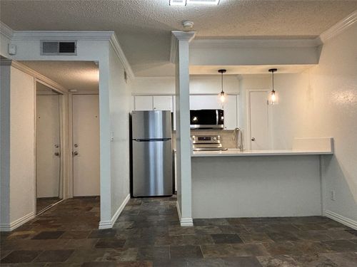 255-4859 Cedar Springs Rd, Dallas, TX, 75219-1291 | Card Image