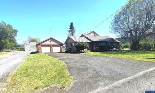1176 Se 4th Av, Mill City, OR, 97360 | Card Image