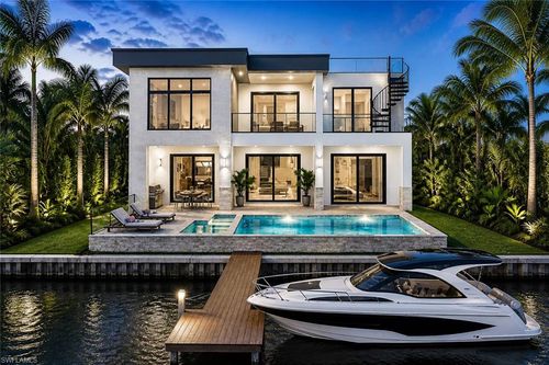8039 Lagoon Rd, FORT MYERS BEACH, FL, 33931-5018 | Card Image