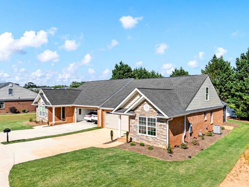413 Amelia Springs Ln, Moore, SC, 29369-7804 | Card Image