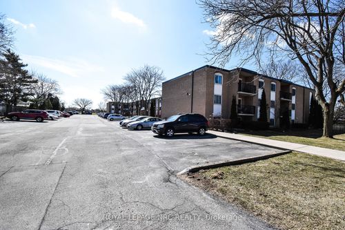 212-6 Westlake Lane, Saint Catharines, ON, L2N5S3 | Card Image