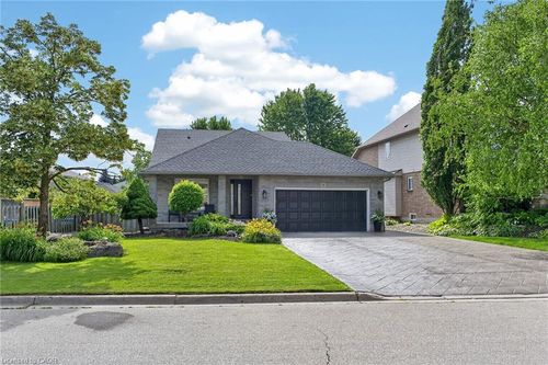 51 Cabriolet Cres, Ancaster, ON, L9K1K5 | Card Image