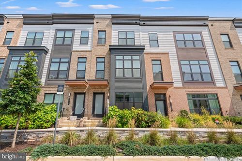 2013 Tysons Ridgeline Rd, FALLS CHURCH, VA, 22043-2617 | Card Image