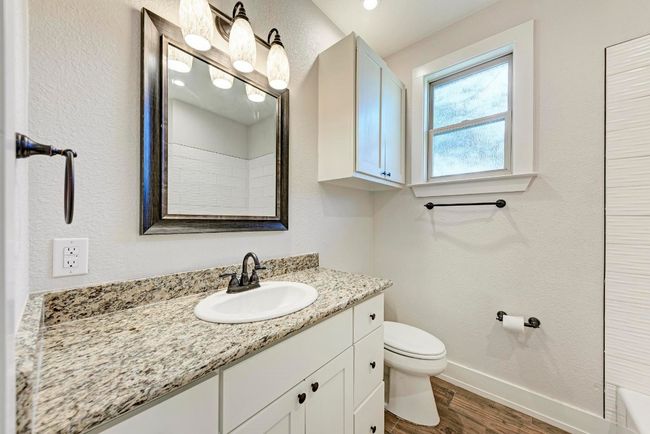 2nd Bathroom | Image 29