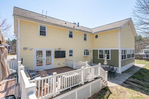 8 Ferncroft Drive, Nashua, NH, 03063 | Card Image
