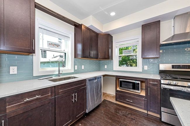 2 - 73 Lexington St., House attached with 6 bedrooms, 7 bathrooms and 4 parking in Waltham MA | Image 4