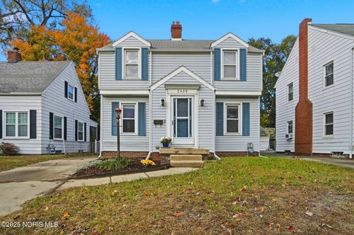 2426 Berdan Ave, Toledo, OH, 43613-4924 | Card Image