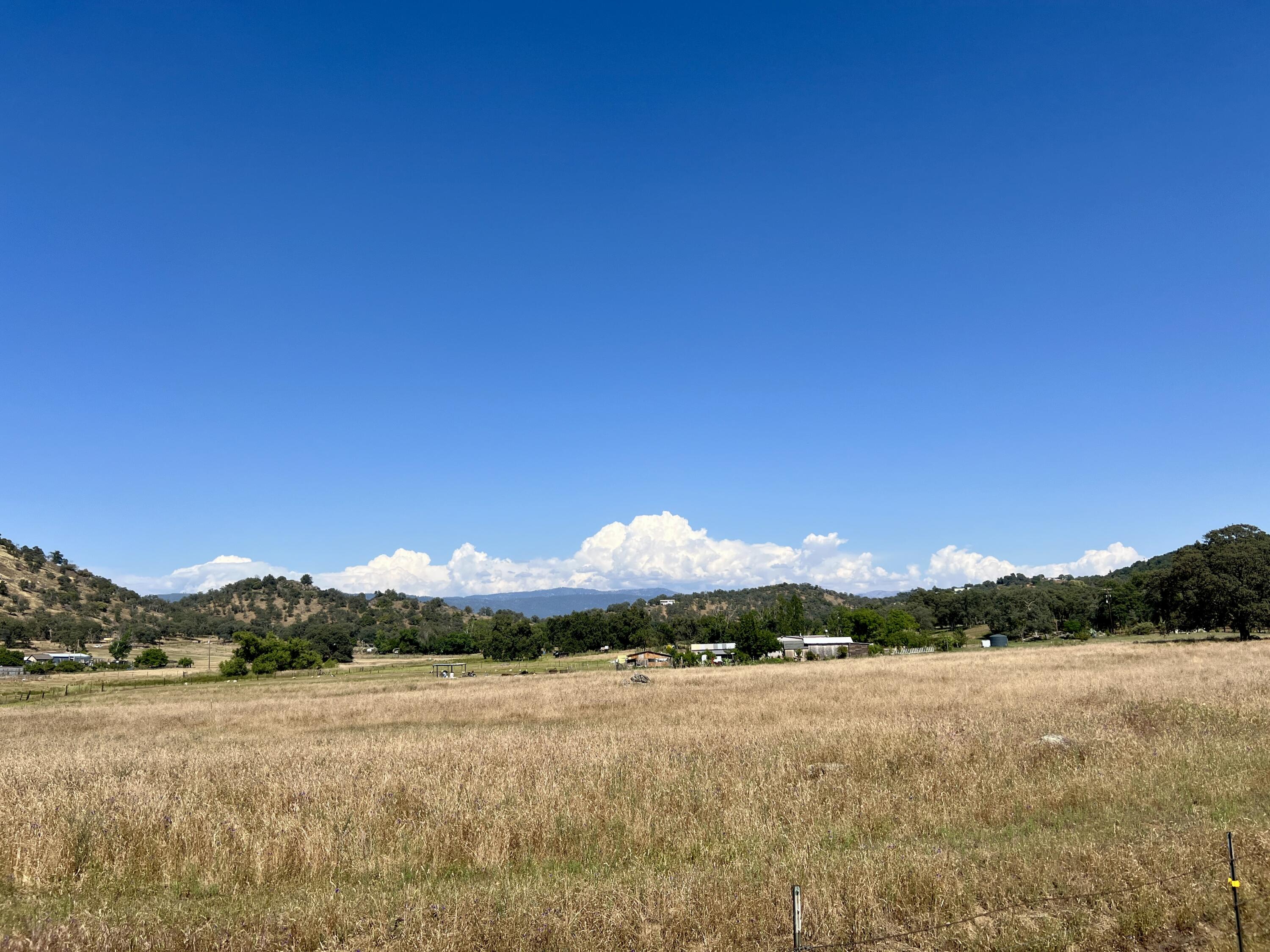 Land in Yokuts Valley