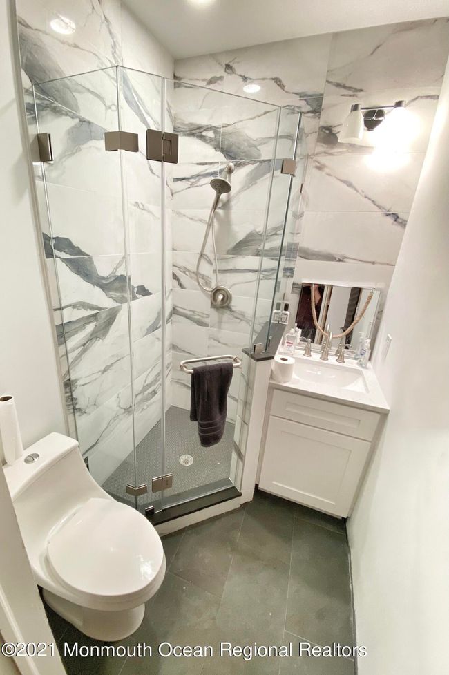 17 Beach Road, Inactive in Monmouth Beach Zoocasa