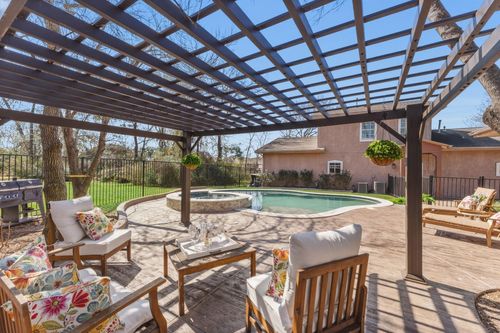 7083 Edgewater Dr, Willis, TX, 77318-9102 | Card Image