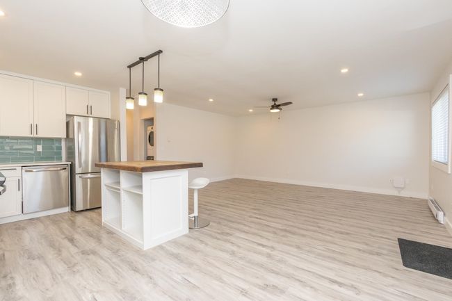 3758 Sefton St, Condo with 2 bedrooms, 1 bathrooms and 1 parking in Port Coquitlam BC | Image 5