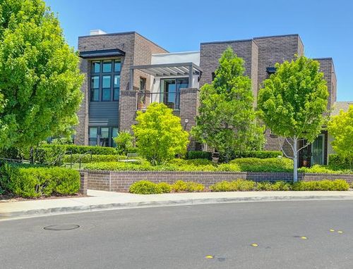 3335 Mckinley Village Way, Sacramento, CA, 95816 | Card Image