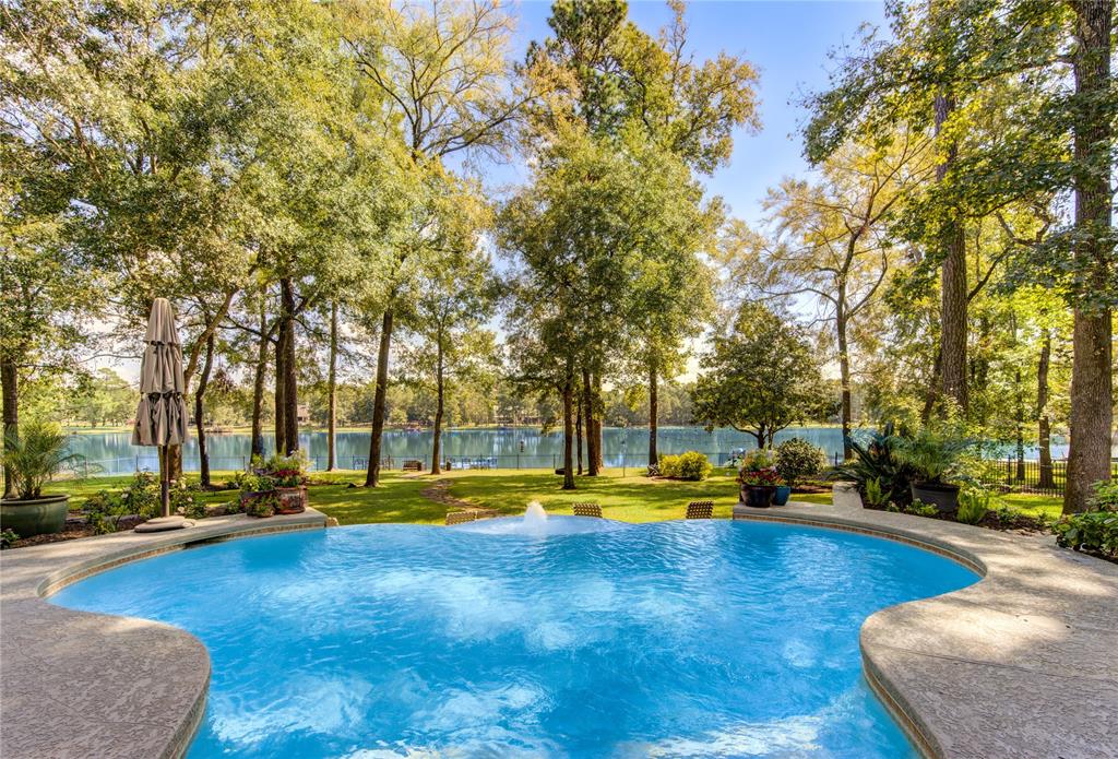 Autumn Forest Ct, Magnolia, TX 77354