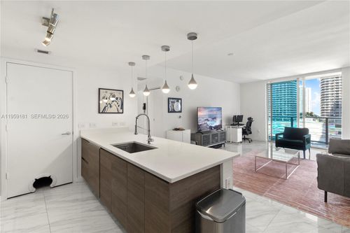 1609-1100 S Miami Ave, Miami, FL, 33130-4165 | Card Image