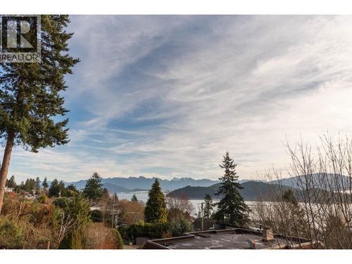 476 Abbs Road, Gibsons, BC, V0N1V8 | Card Image