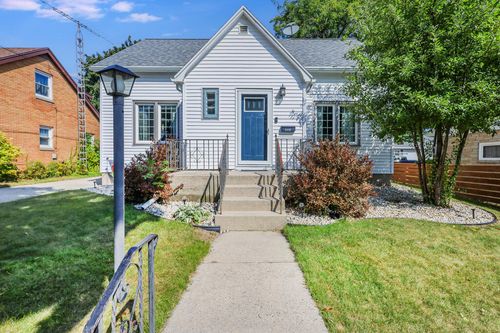 1510 Philippen St, Manitowoc, WI, 54220-6150 | Card Image