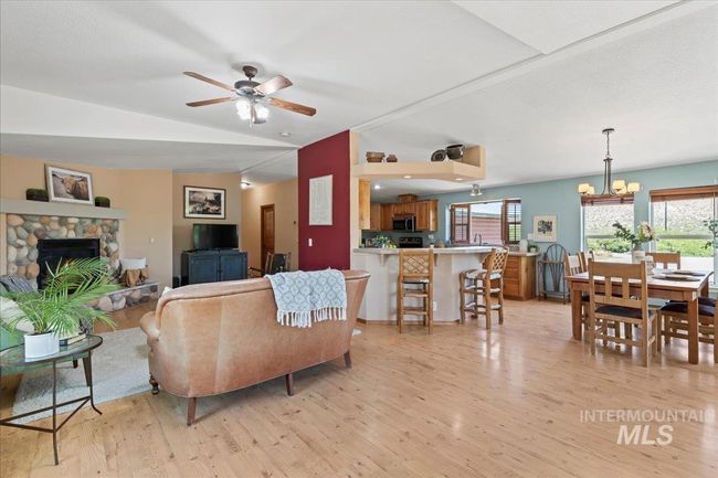 16635 Bates Creek Rd, House other with 3 bedrooms, 2 bathrooms and 2 parking in Oreana ID | Image 9