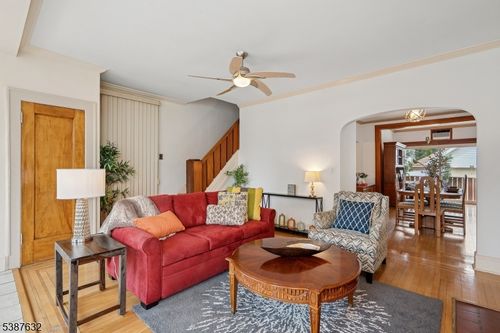 8109 4th Ave, North Bergen, NJ, 07047-5089 | Card Image