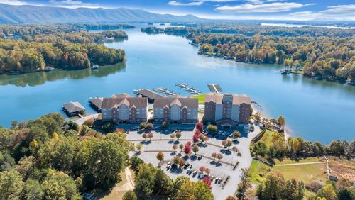 304-1273 Graves Harbor Trl, Huddleston, VA, 24104-3648 | Card Image