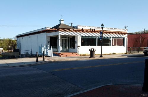 525 Main St, Altavista, VA, 24517-1809 | Card Image