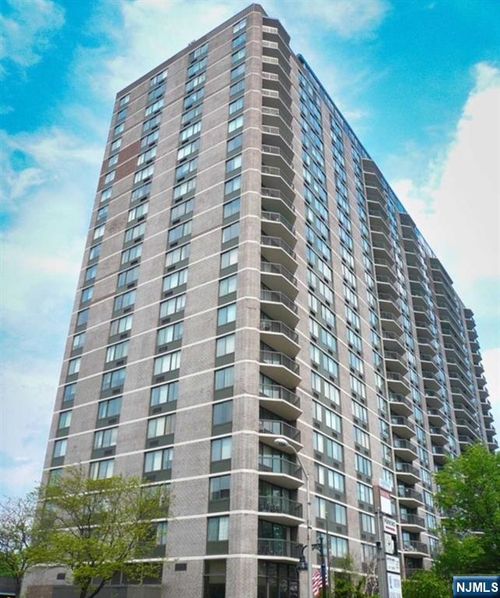 770 Anderson Ave, Cliffside Park, NJ, 07010-2177 | Card Image