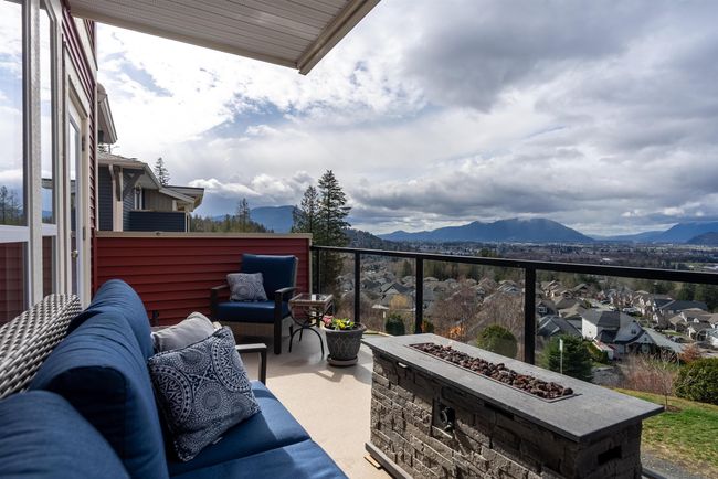9 - 6026 Lindeman Street, Townhouse with 3 bedrooms, 2 bathrooms and 5 parking in Chilliwack BC | Image 3
