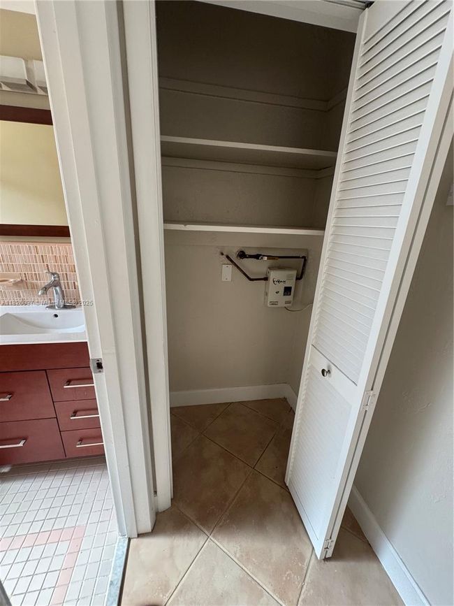 APT-5 - 115 Calabria Ave, Condo with 1 bedrooms, 1 bathrooms and null parking in Coral Gables FL | Image 8