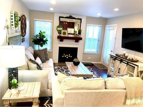 apt-108-127 Glengarry Dr, Bloomingdale, IL, 60108-2321 | Card Image