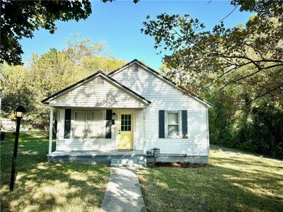 407 Center Street, House other with 3 bedrooms, 2 bathrooms and null parking in Harrison AR | Image 1