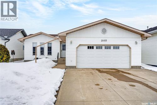 2103 9th Ave, Humboldt, SK, S0K2A0 | Card Image